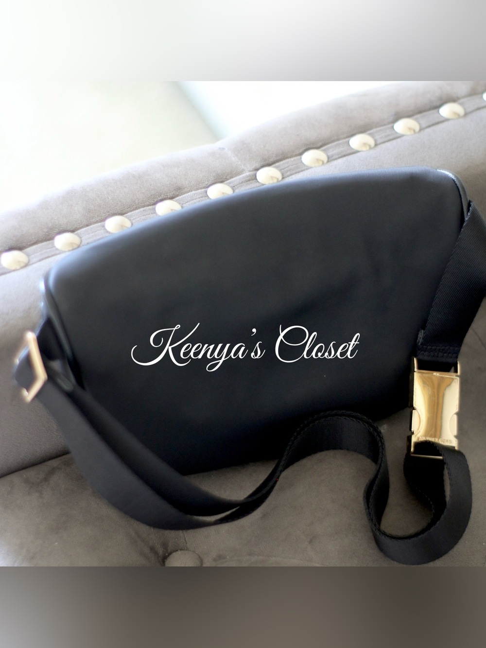 ❗️LAST CALL MICHAEL KORS Fanny Pack with Gold Accents (Like New Condition) - Picture 3 of 5
